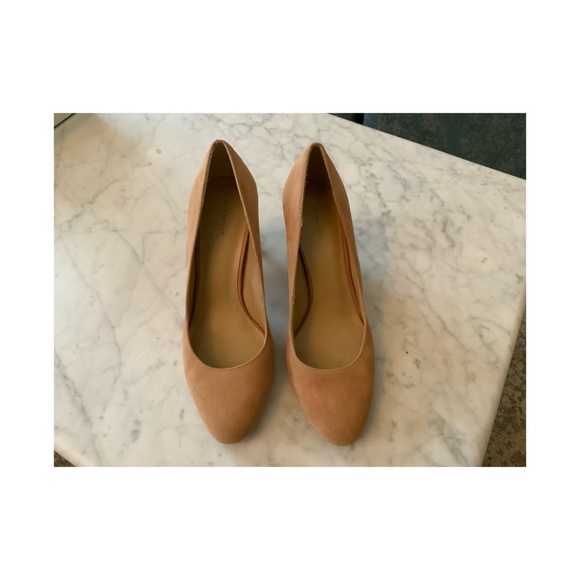 Ann Taylor Kaia Block Heeled Pump. Spiced Chai. Size 10 - Picture 2 of 8